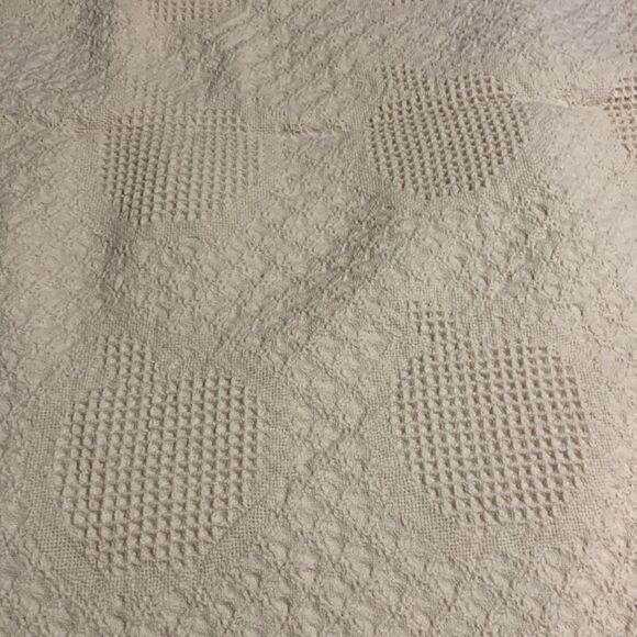 New in package cream color throw - Picture 5 of 6